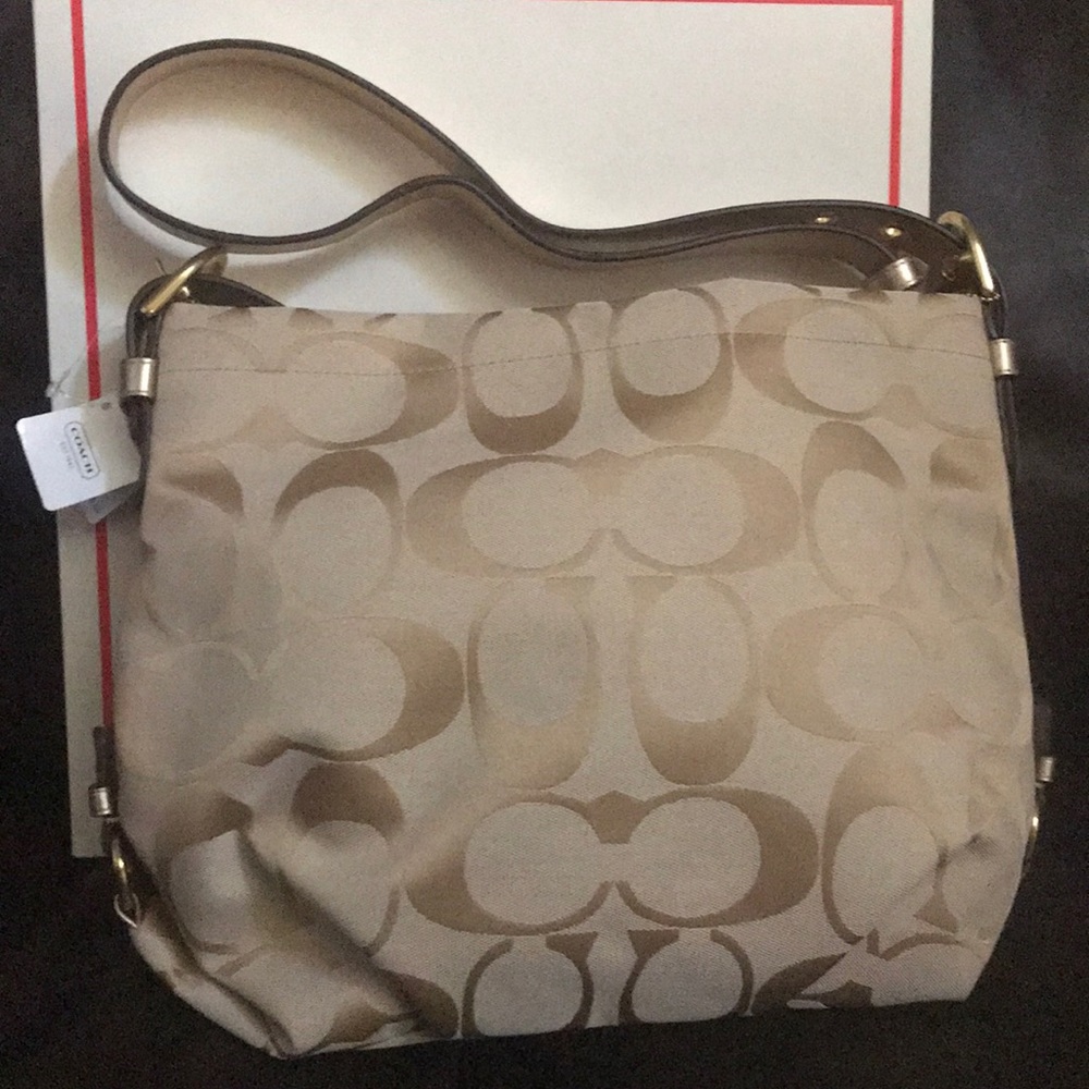 - NWT COACH large signature C hobo GOLD